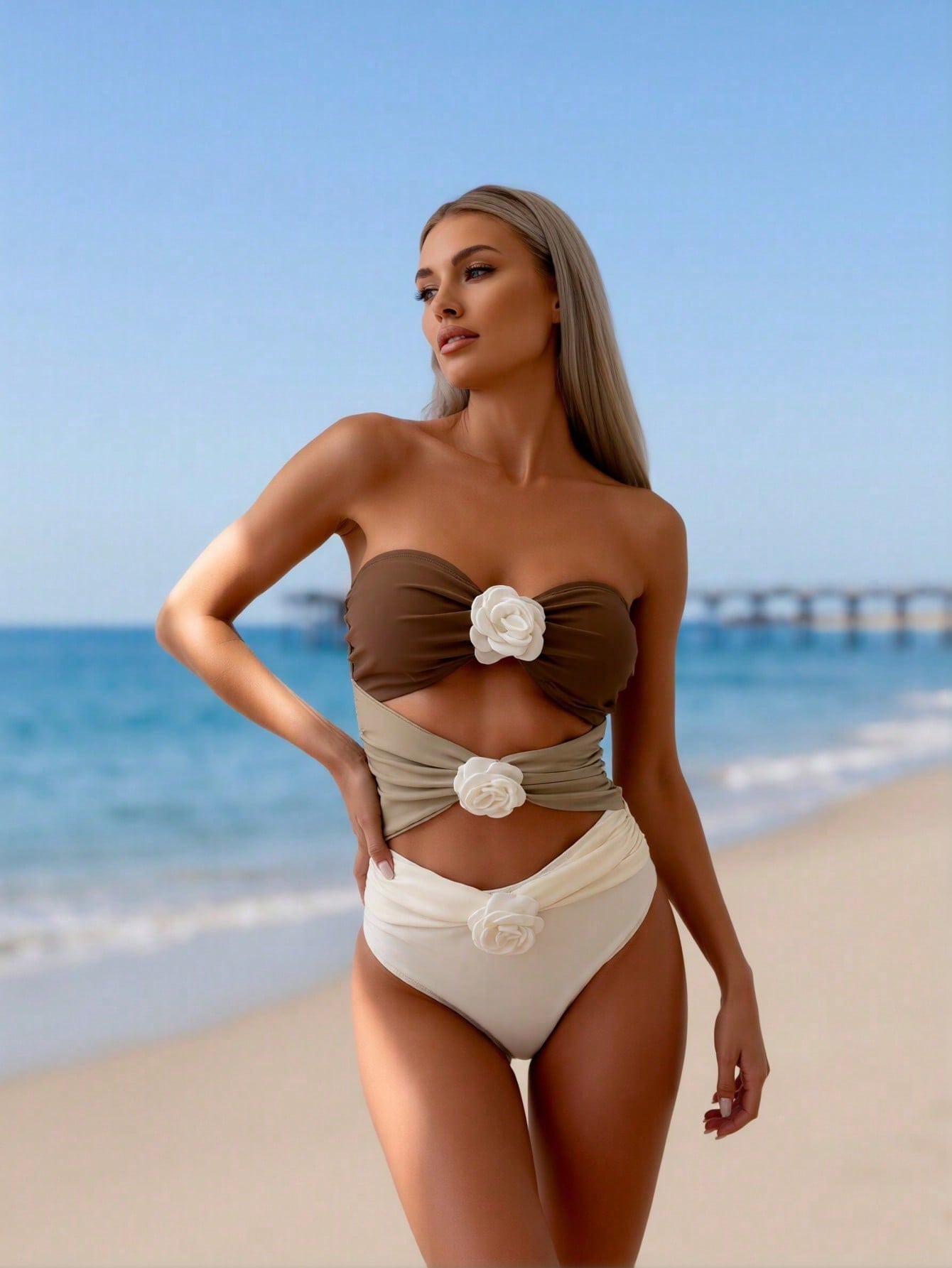 Swimsuit One Piece - 2026 新しいヨーロッパとアメリカの女性用ワンピースストラップレスカットアウト花びら腹カバースリムセクシーなビーチバケーション水着